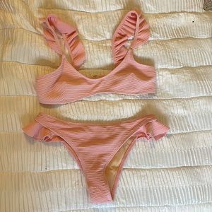 Mid rise, pink ruffled bikini